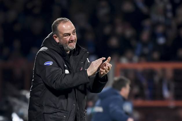 Coach Frank Schmidt 1 FC Heidenheim gestures, Bundesliga, VfL Bochum 1848 v 1 FC Heidenheim 1846, Vonovia Ruhrstadion, 22 12 2024, Bochum, Germany Defodi 067 BOCFCH20241222 233 Defodi-067 DFL regulations prohibit any use of photographs as image sequences and or quasi-video.
