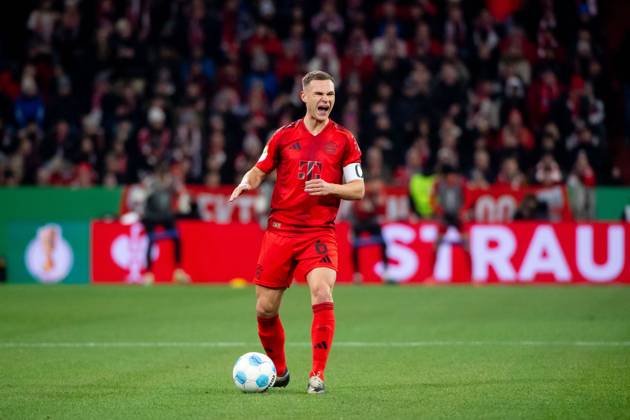 Joshua Kimmich FC Bayern Muenchen, 06 gestures at the ball, GER, FC Bayern Muenchen FCB vs Bayer 04 Leverkusen B04 , Football DFB Pokal, Round of 16, Season 2024 2025, 03 12 2024 DFB regulations prohibit any use of photographs as image sequences and or quasi video GER, FC Bayern Muenchen FCB vs Bayer 04 Leverkusen B04 , Football DFB Pokal, Round of 16, Season 2024 2025, 03 12 2024 Muenchen Copyright: xEibner-Pressefoto Memmlerx EP_MMR