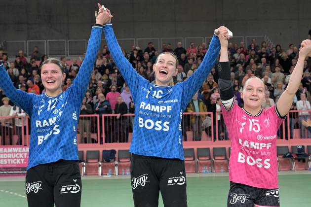 Marie Kristin Weiss TusSies Metzingen, 12 in goal, Lea Schuepbach TusSies Metzingen, 16 in goal and Katharina Goldammer TusSies Metzingen, 15 TusSies Metzingen vs Sport Union Neckarsulm, handball, HBF, 10 league matchday, 2024 2025 season, 29 12 2024 TusSies Metzingen vs Sport Union Neckarsulm, handball, HBF, 10 league matchday, 2024 2025 season, 29 12 2024 Tuebingen Copyright: xEibner-Pressefotox EP_TBR