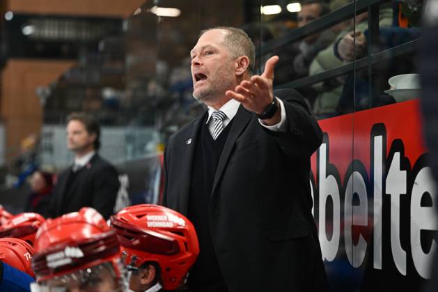 Steve Walker Schwenninger Wild Wings Head Coach Schwenninger Wild Wings vs Grizzlys Wolfsburg, Ice Hockey, DEL, 33 Matchday, Season 2024 2025, 03 01 2025 Schwenninger Wild Wings vs Grizzlys Wolfsburg, Ice Hockey, DEL, Penny DEL, 33 Matchday, Season 2024 2025, 03 01 2025 Schwenningen Copyright: xEibner-Pressefoto SvenxLaeglerx EP_SVL
