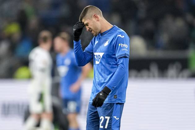 Andrej Kramaric Hoffenheim, 27 , TSG 1899 Hoffenheim player, single image, single photo, action, action, disappointed about the defeat, disappointment after the final whistle, highlight, loser, lost, frustration, disappointed, pessimistic, 11 01 2025, Sinsheim Germany , Soccer, Bundesliga, TSG 1899 Hoffenheim VfL Wolfsburg, DFB DFL REGULATES PROHIBIT ANY USE OF PHOTOGRAPHS AS IMAGE SEQUENCES AND OR QUASI VIDEO xozx