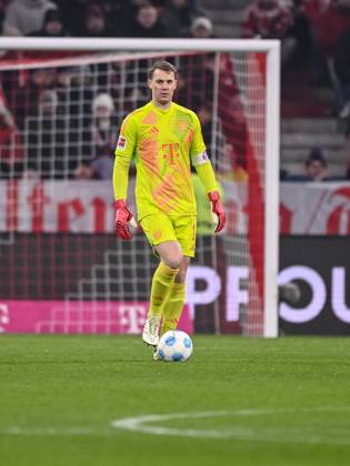 Goalkeeper Manuel Neuer FC Bayern Muenchen in action, on the ball, individual action during the Bundesliga 1 match between FC Bayern München and TSG 1899 Hoffenheim, Allianz Arena on January 15, 2025 in Munich, Germany Photo by Harry Langer DeFodi Images Goalkeeper Manuel Neuer FC Bayern Muenchen controls the Ball during the Bundesliga match between FC Bayern München and TSG 1899 Hoffenheim at Allianz Arena on January 15, 2025 in Munich, Germany Photo by Harry Langer DeFodi Images DFL regulations prohibit any use of photographs as image sequences and or quasi video Defodi 541 FCBTSG20250115 462 Defodi-541 DFL regulations prohibit any use of photographs as image sequences and or quasi-video.