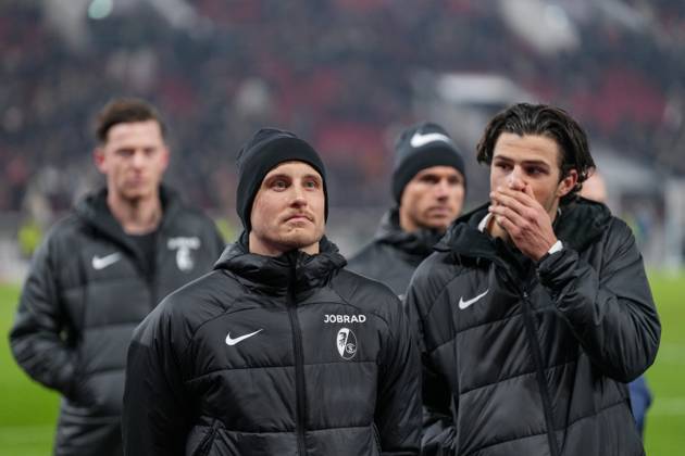 Maximilian Eggestein SC Freiburg, 08 and Merlin Röhl Merlin Roehl SC Freiburg, 34 frustrated after the heavy defeat , Football, 1 Bundesliga, Matchday 18, 2024 2025, VfB Stuttgart vs SC Freiburg, 18 01 2025, MHP Arena, Stuttgart, Germany DFL REGULATIONS PROHIBIT ANY USE OF PHOTOGRAPHS AS IMAGE SEQUENCES AND OR QUASI VIDEO Stuttgart MHP Arena Baden Württemberg Germany Copyright: xArnexAmbergx