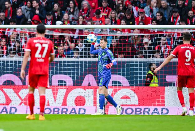 Goalkeeper Manuel Neuer FC Bayern Muenchen in action during the Bundesliga 1 match between SC Freiburg and FC Bayern München, Europa Park Stadium on January 25, 2025 in Freiburg, Germany Photo by Silas Schueller DeFodi Images Goalkeeper Manuel Neuer FC Bayern Muenchen controls the ball during the Bundesliga match between SC Freiburg and FC Bayern München at Europa Park Stadium on January 25, 2025 in Freiburg, Germany Photo by Silas Schueller DeFodi Images DFL regulations prohibit any use of photographs as image sequences and or quasi video Photo by Silas Schueller DeFodi Images Defodi 738 738 SCFBAY 20250125 386 Defodi-738 DFL regulations prohibit any use of photographs as image sequences and or quasi-video.