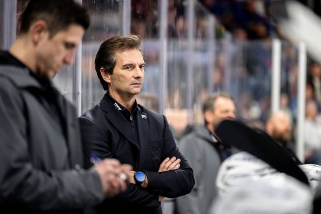 Dallas Eakins Trainer, Coach, Headcoach, Adler Mannheim , Nuernberg Ice Tigers vs Adler Mannheim, Eishockey, Penny DEL, 40 Spieltag, 26 01 2025, Nuernberg Ice Tigers vs Adler Mannheim, Eishockey, Penny DEL, 40 Spieltag, 26 01 2025 Copyright: xEibner-Pressefoto ThomasxHahnx EP_NIT