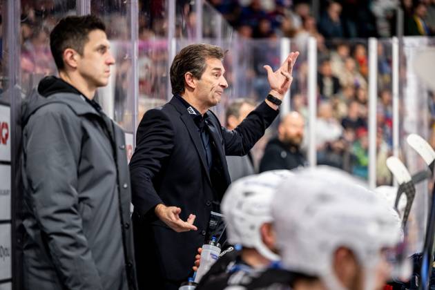 Dallas Eakins Trainer, Coach, Headcoach, Adler Mannheim , Nuernberg Ice Tigers vs Adler Mannheim, Eishockey, Penny DEL, 40 Spieltag, 26 01 2025, Nuernberg Ice Tigers vs Adler Mannheim, Eishockey, Penny DEL, 40 Spieltag, 26 01 2025 Copyright: xEibner-Pressefoto ThomasxHahnx EP_NIT