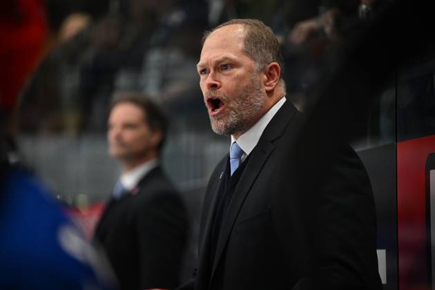 Steve Walker Schwenninger Wild Wings Head Coach Schwenninger Wild Wings vs Pinguins Bremerhaven, DEL, 40 Matchday, Season 2024 2025, 26 01 2025 Schwenninger Wild Wings vs Pinguins Bremerhaven DEL, Penny DEL, 40 Matchday, Season 2024 2025, 26 01 2025 Schwenningen Copyright: xEibner-Pressefoto SvenxLaeglerx EP_SVL
