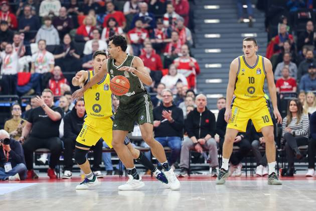 Oscar da Silva FC Bayern Basketball, 01 with ball in duel with Matteo Spagnolo Alba Berlin, 03 , GER, FC Bayern Muenchen vs Alba Berlin, Basketball, easycredit Basketball Bundesliga, BBL, Matchday 19, Season 2024 2025, 02 02 2025, GER, FC Bayern Muenchen vs Alba Berlin, Basketball, easycredit Basketball Bundesliga, BBL, Matchday 19, Season 2024 2025, 02 02 2025 Muenchen Copyright: xEibner-Pressefoto JennixMaulx EP_JML
