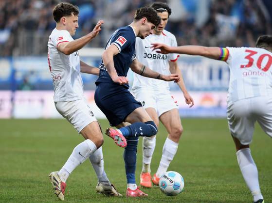 Maximilian Eggestein SC Freiburg and Moritz Broschinski VfL Bochum in a duel during the Bundesliga 1 match between VfL Bochum 1848 and SC Freiburg, Vonovia Ruhrstadion on February 01, 2025 in Bochum, Germany Photo by Ralf Treese DeFodi Images Maximilian Eggestein SC Freiburg and Moritz Broschinski VfL Bochum battle for the ball during the Bundesliga match between VfL Bochum 1848 and SC Freiburg at Vonovia Ruhrstadion on February 1, 2025 in Bochum, Germany Photo by Ralf Treese DeFodi Images DFL regulations prohibit any use of photographs as image sequences and or quasi video Photo by Ralf Treese DeFodi Images Defodi 521 BOCSCF20250201 080 Defodi-521 DFL regulations prohibit any use of photographs as image sequences and or quasi-video.