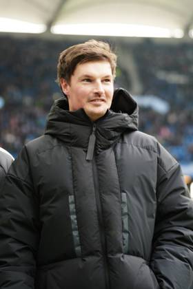Merlin Polzin Hamburger SV, Coach GER, Hamburger SV vs Hannover 96, Football, 2 Bundesliga, Matchday 20, Season 2024 2025, 02 02 2025 DFL REGULATIONS PROHIBIT ANY USE OF PHOTOGRAPHS AS IMAGE SEQUENCES AND OR QUASI VIDEO GER, Hamburger SV vs Hannover 96, Football, 2 Bundesliga, Matchday 20, Season 2024 2025, 02 02 2025 Hamburg Copyright: xEibner-Pressefoto MarcelxvonxFehrnx EP_MFN