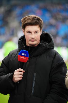 Merlin Polzin (Hamburger SV, Trainer) GER, Hamburger SV vs. Hannover 96, Fussball, 2. Bundesliga, Spieltag 20, Saison 2024 2025, 02.02.2025 DFL REGULATIONS PROHIBIT ANY USE OF PHOTOGRAPHS AS IMAGE SEQUENCES AND OR QUASI-VIDEO GER, Hamburger SV vs. Hannover 96, Fussball, 2. Bundesliga, Spieltag 20, Saison 2024 2025, 02.02.2025 Hamburg Copyright: xEibner-Pressefoto MarcelxvonxFehrnx EP_MFN
