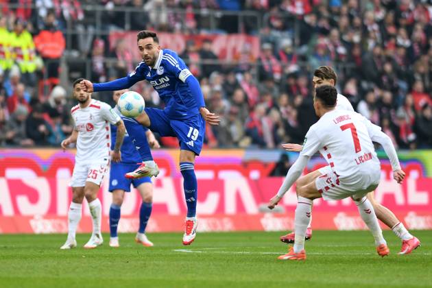 Kenan Karaman FC Schalke 04 in action, on the ball, single action during the 2 Bundesliga match between 1 FC Köln and FC Schalke 04 at RheinEnergieStadion on February 09, 2025 in Cologne, Germany Photo by Ralf Treese DeFodi Images Kenan Karaman FC Schalke 04 controls the ball during the 2 Bundesliga match between 1 FC Köln and FC Schalke 04 at RheinEnergieStadion on February 9, 2025 in Cologne, Germany Photo by Ralf Treese DeFodi Images DFB DFL REGULATIONS PROHIBIT ANY USE OF PHOTOGRAPHS AS IMAGE SEQUENCES AND OR QUASI VIDEO Photo by Ralf Treese DeFodi Images Defodi 521 KOES0420250209 069 Defodi-521 DFB DFL REGULATIONS PROHIBIT ANY USE OF PHOTOGRAPHS AS IMAGE SEQUENCES AND OR QUASI-VIDEO.