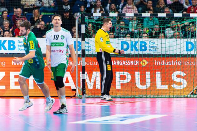 Joel Birlehm TSV Hannover Burgdorf, Nr 35 v l , TSV Hannover Burgdorf white against SC DHfK Leipzig green on matchday 18 of the 2024 2025 season in the DAIKIN Handball Bundesliga 09 02 2025, ZAG Arena Hannover, GER , Copyright: xJanxGuentherx xTSVxHannover-Burgdorfx