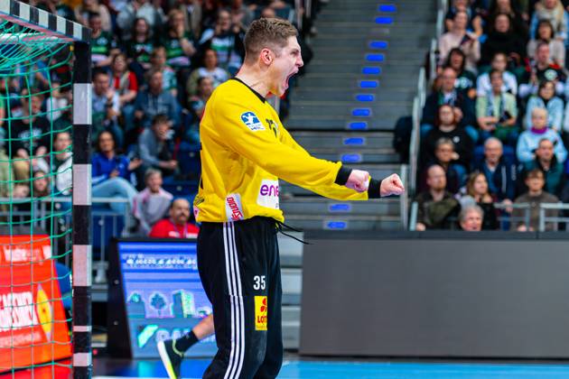 Joel Birlehm TSV Hannover Burgdorf, Nr 35 v l , TSV Hannover Burgdorf white against SC DHfK Leipzig green on matchday 18 of the 2024 2025 season in the DAIKIN Handball Bundesliga 09 02 2025, ZAG Arena Hannover, GER , Copyright: xJanxGuentherx xTSVxHannover-Burgdorfx