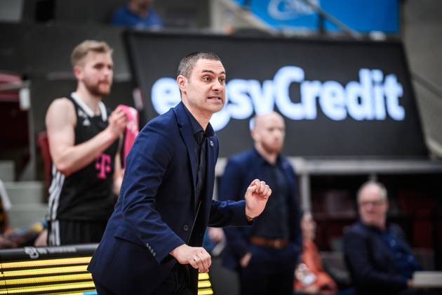 Marko Stankovic Telekom Baskets Bonn, Head Coach GER, MHP Riesen Ludwigsburg Telekom Baskets Bonn, easycredit BBL, Basketball, Bundesliga, 21 Matchday, Season 2024 2025, 11 02 2025 GER, MHP Riesen Ludwigsburg Telekom Baskets Bonn, easycredit BBL, Basketball, Bundesliga, 21 Matchday, Season 2024 2025, 11 02 2025 Ludwigsburg Copyright: xSandyxDinkelackerx EP_SDR