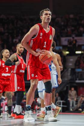 Oscar da Silva FC Bayern Basketball, 01 at free throw, GER, FC Bayern Muenchen vs Skyliners Frankfurt, Basketball, easycredit Basketball Bundesliga, BBL, 21 Matchday, Season 2024 2025, 11 02 2025, GER, FC Bayern Muenchen vs Skyliners Frankfurt, Basketball, easycredit Basketball Bundesliga, BBL, 21 Matchday, Season 2024 2025, 11 02 2025 Muenchen Copyright: xEibner-Pressefoto JennixMaulx EP_JML