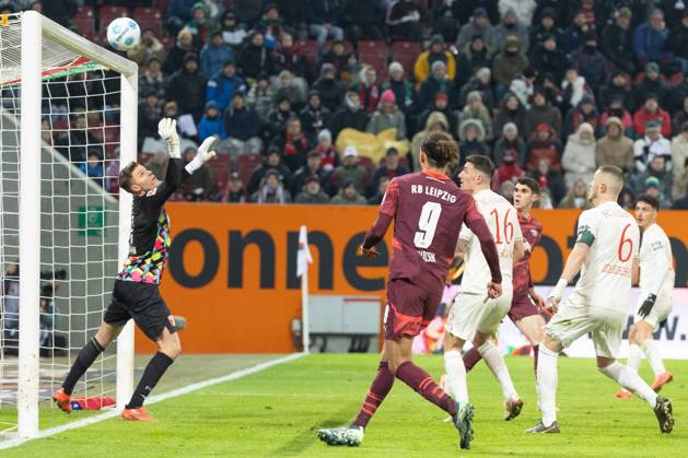 Goalkeeper Finn Dahmen FC Augsburg in action, FC Augsburg vs RB Leibzig, Soccer, 1 Bundesliga, 22 Matchday, 14 02 2025 DFB regulations prohibit any use of photographs as image sequences and or quasi video Augsburg Bayern Germany Copyright: xkolbert-press PeterxFastlx
