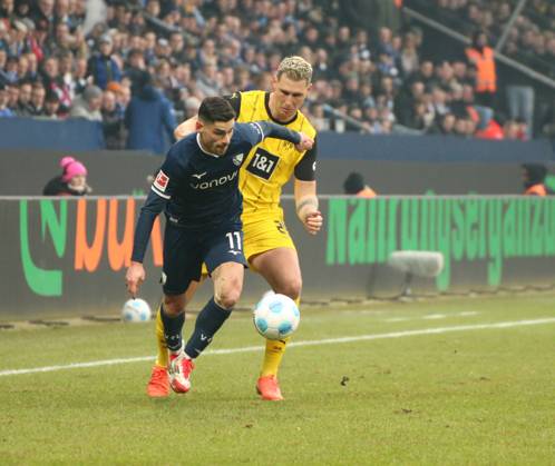 15 02 2025, xgrfx, Soccer 1 Bundesliga, VfL Bochum Borussia Dortmund v l Georgios Masouras VfL Bochum , Niklas Süle Borussia Dortmund DFL DFB REGULATIONS PROHIBIT ANY USE OF PHOTOGRAPHS as IMAGE SEQUENCES and or QUASI VIDEO Bochum