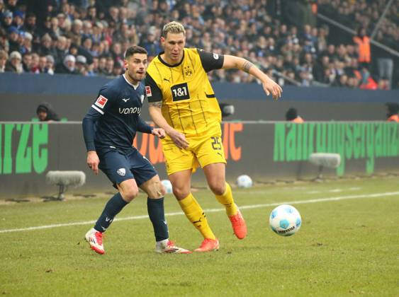 15 02 2025, xgrfx, Soccer 1 Bundesliga, VfL Bochum Borussia Dortmund v l Georgios Masouras VfL Bochum , Niklas Süle Borussia Dortmund DFL DFB REGULATIONS PROHIBIT ANY USE OF PHOTOGRAPHS as IMAGE SEQUENCES and or QUASI VIDEO Bochum