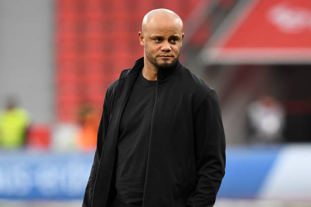 Coach Vincent Kompany FC Bayern Muenchen GER, Bayer 04 Leverkusen vs FC Bayern Muenchen, Football, Bundesliga, Matchday 22, Season 2024 2025, 15 02 2025 DFL REGULATIONS PROHIBIT ANY USE OF PHOTOGRAPHS AS IMAGE SEQUENCES AND OR QUASI VIDEO GER, Bayer 04 Leverkusen vs FC Bayern Muenchen, Football, Bundesliga, Matchday 22, Season 2024 2025, 15 02 2025 Leverkusen Copyright: xEibner-Pressefoto ThomasxThienelx EP_TTL