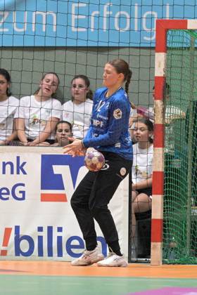 Marie Kristin Weiss TusSies Metzingen, 12 in goal TusSies Metzingen vs BSV Sachsen Zwickau, handball, HBF, 17 league matchday, 2024 2025 season, 15 02 2025 TusSies Metzingen vs BSV Sachsen Zwickau, handball, HBF, 17 league matchday, 2024 2025 season, 15 02 2025 Metzingen Copyright: xEibner-Pressefoto TobiasxBaurx EP_TBR