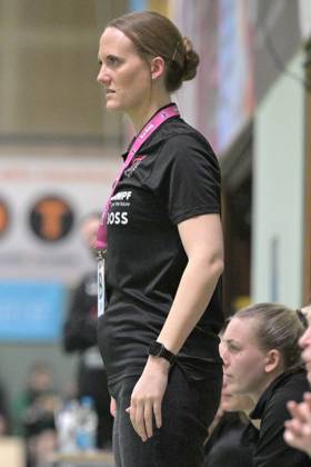 Miriam Hirsch TusSies Metzingen, Coach TusSies Metzingen vs BSV Sachsen Zwickau, Handball, HBF, 17 League Matchday, Season 2024 2025, 15 02 2025 TusSies Metzingen vs BSV Sachsen Zwickau, Handball, HBF, 17 League Matchday, Season 2024 2025, 15 02 2025 Metzingen Copyright: xEibner-Pressefoto TobiasxBaurx EP_TBR