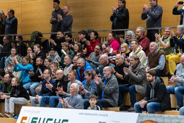 Fan, fans, spectators, cheers, cheering, positive emotions, positive emotion, SV Schwaig Volleyball Blue Volleys Gotha, Volleyball, 2 Bundesliga Sued, , 15 02 2025 SV Schwaig Volleyball Blue Volleys Gotha, Volleyball, 2 Bundesliga Sued, , 15 02 2025 Schwaig Copyright: xEibner-Pressefoto G.xSantemizx EP_GSZ