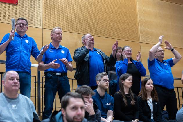 Fan, fans, spectators, cheers, cheering, positive emotions, positive emotion, SV Schwaig Volleyball Blue Volleys Gotha, Volleyball, 2 Bundesliga Sued, , 15 02 2025 SV Schwaig Volleyball Blue Volleys Gotha, Volleyball, 2 Bundesliga Sued, , 15 02 2025 Schwaig Copyright: xEibner-Pressefoto G.xSantemizx EP_GSZ