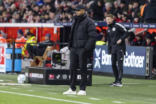 Vincent Kompany FC Bayern München, Head Coach Leverkusen, Soccer 1 Bundesliga 22 Matchday, Matchday 22, Bayer 04 Leverkusen FC Bayern München, 15 02 2024, BayArena, Leverkusen DFL regulations prohibit any use of photographs as image sequences and or quasi video Â