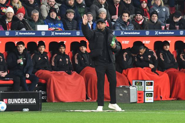Coach Vincent Kompany FC Bayern Muenchen gestures GER, Bayer 04 Leverkusen vs FC Bayern Muenchen, Football, Bundesliga, Matchday 22, Season 2024 2025, 15 02 2025 DFL REGULATES PROHIBIT ANY USE OF PHOTOGRAPHS AS IMAGE SEQUENCES AND OR QUASI VIDEO GER, Bayer 04 Leverkusen vs FC Bayern Muenchen, Football, Bundesliga, Matchday 22, Season 2024 2025, 15 02 2025 Leverkusen Copyright: xEibner-Pressefoto ThomasxThienelx EP_TTL