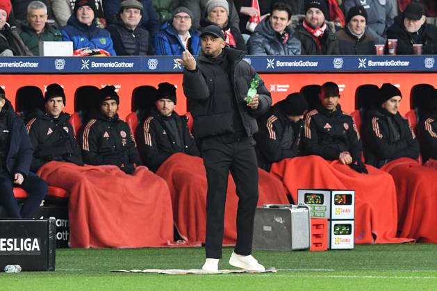 Coach Vincent Kompany FC Bayern Muenchen gestures GER, Bayer 04 Leverkusen vs FC Bayern Muenchen, Football, Bundesliga, Matchday 22, Season 2024 2025, 15 02 2025 DFL REGULATES PROHIBIT ANY USE OF PHOTOGRAPHS AS IMAGE SEQUENCES AND OR QUASI VIDEO GER, Bayer 04 Leverkusen vs FC Bayern Muenchen, Football, Bundesliga, Matchday 22, Season 2024 2025, 15 02 2025 Leverkusen Copyright: xEibner-Pressefoto ThomasxThienelx EP_TTL