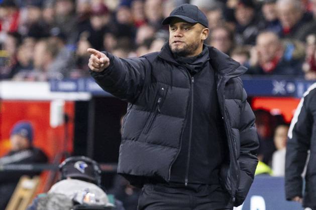 Vincent Kompany FC Bayern München, Head Coach Leverkusen, Soccer 1 Bundesliga 22 Matchday, Matchday 22, Bayer 04 Leverkusen FC Bayern München, 15 02 2024, BayArena, Leverkusen DFL regulations prohibit any use of photographs as image sequences and or quasi video Â
