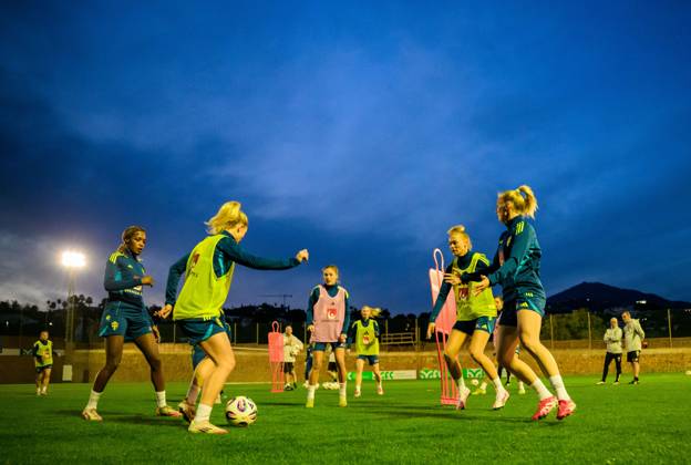 250217 Players of Sweden during a training session with the women s national football team of Sweden on February 17, 2025 in Marbella Photo Ludvig Thunman BILDBYRAN code LT LT0676 fotboll football soccer fotball träning practice training sverige sweden dam bbeng  Copyright: LUDVIGxTHUNMAN BB250217LT013