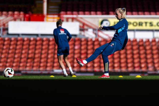 250224 Stina Blackstenius of the Swedish women s national football team at a training session on February 24, 2025 in Wrexham Photo Mathias Bergeld BILDBYRAN code MB MB1090 fotboll football soccer fotball nations league uefa womens nations league träning practice training sverige sweden dam bbeng  Copyright: MATHIASxBERGELD BB250224MB012