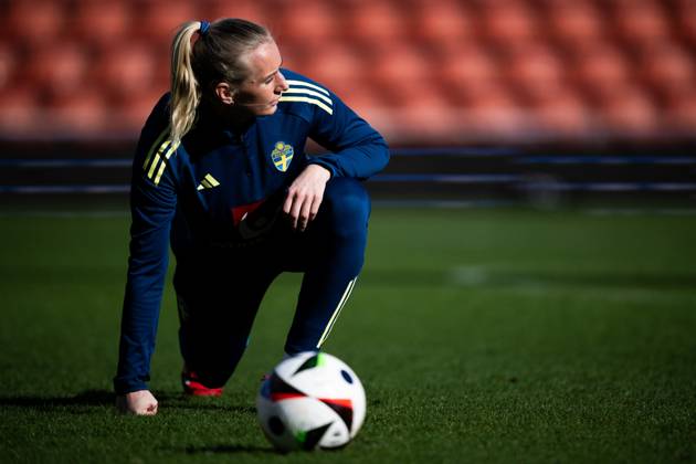 250224 Stina Blackstenius of the Swedish women s national football team at a training session on February 24, 2025 in Wrexham Photo Mathias Bergeld BILDBYRAN code MB MB1090 fotboll football soccer fotball nations league uefa womens nations league träning practice training sverige sweden dam bbeng  Copyright: MATHIASxBERGELD BB250224MB029