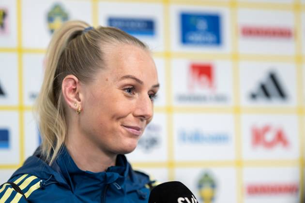 250224 Stina Blackstenius of the Swedish women s national football team is interviewed after a training session on February 24, 2025 in Wrexham Photo Mathias Bergeld BILDBYRAN code MB MB1090 fotboll football soccer fotball nations league uefa womens nations league träning practice training sverige sweden dam bbeng interview intervju  Copyright: MATHIASxBERGELD BB250224MB053