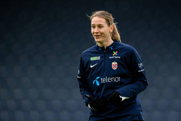 250224 Elisabeth Terland of the Norwegian women s national football team during a training session on February 24, 2025 in Stavanger Photo Vegard Grott BILDBYRAN kod VG VG0717 bbeng fotboll football soccer fotball norge norway women dam nations league träning practice training trening Copyright: VEGARDxGRoTT BB250224VG006