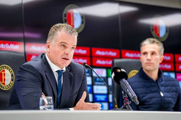 ROTTERDAM , 24-02-2025 , Stadion Feijenoord ˜De Kuip™ , Season 2024 2025 , Football , Eredivisie . Dennis te Kloese during presentation of new Feyenoord head coach Robin van Persie Presentation of Robin van Persie x28028534x Copyright: