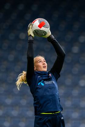 250224 Goalkeeper Selma Panengstuen of the Norwegian women s national football team during a training session on February 24, 2025 in Stavanger Photo Vegard Grott BILDBYRAN kod VG VG0717 bbeng fotboll football soccer fotball norge norway women dam nations league träning practice training trening  Copyright: VEGARDxGRoTT BB250224VG022