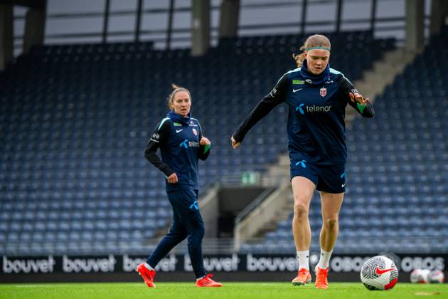 250224 Signe Gaupset of the Norwegian women s national football team during a training session on February 24, 2025 in Stavanger Photo Vegard Grott BILDBYRAN kod VG VG0717 bbeng fotboll football soccer fotball norge norway women dam nations league träning practice training trening  Copyright: VEGARDxGRoTT BB250224VG051