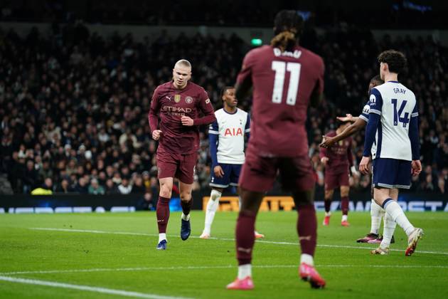 Erling Haland of Manchester City scores during the Premier League match between Tottenham Hotspur and Manchester City at Tottenham Hotspur Stadium, White Hart Lane, England on 26 February 2025. Copyright: xCharliexCarterx PMI-6737-0083
