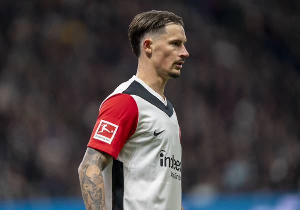 Robin Koch Eintracht Frankfurt 01 03 2025, Eintracht Frankfurt Bayer Leverkusen, Football, Bundesliga, GER, Frankfurt, Deutsche Bank Park, Season 24 25, 24 Matchday DFL regulations prohibit any use of photographs as image sequences and or quasi video Copyright: HMBxMedia xMarcoxBader