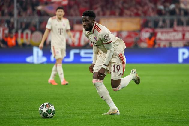 Alphonso Davies FC Bayern Muenchen, 19 with ball, GER, FC Bayern Muenchen vs Bayer 04 Leverkusen, Football, UEFA Champions League, Round of 16 first leg, 2024 2025 season, 05 03 2025, GER, FC Bayern Muenchen vs Bayer 04 Leverkusen, Football, UEFA Champions League, Round of 16 first leg, 2024 2025 season, 05 03 2025 Muenchen Copyright: xEibner-Pressefoto JennixMaulx EP_JML