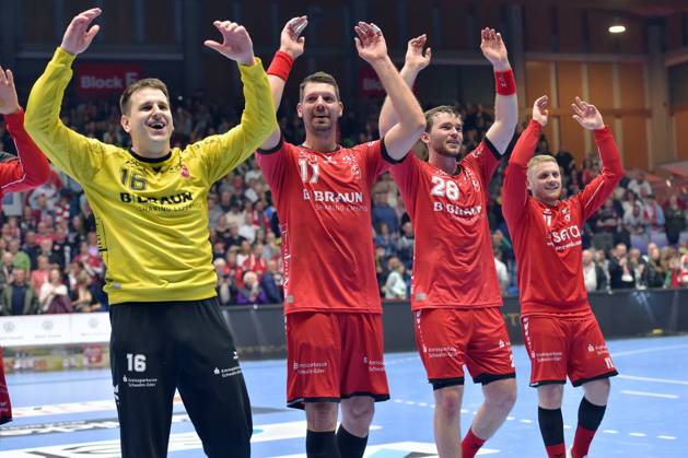 Jubilation,joy after the victory Nebojsa Simic Goalkeeper MT Melsungen 16 , Felix Danner MT Melsungen 17 , Jonathan Svensson MT Melsungen 28 , Dimitri Ignatow MT Melsungen 11 L R , GER, MT Melsungen SC DHfK Leipzig, Handball, 1 Bundesliga, 22 Matchday, Season 2024 2025, 07 03 2025, GER, MT Melsungen Dhfk Leipzig Handball, 1 Bundesliga, 22 Matchday, Season 2024 2025, 07 03 2025 Kassel Copyright: xEibner-Pressefotox xRolandxSippelx EP_RSL