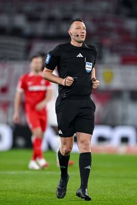 Referee Sven Jablonski Looks on during the Bundesliga match between SC Freiburg and RB Leipzig, Europa Park Stadium on March 08, 2025 in Freiburg, Germany Photo by Harry Langer DeFodi Images Referee Sven Jablonski Looks on during the Bundesliga match between SC Freiburg and RB Leipzig at Europa Park Stadium on March 8, 2025 in Freiburg, Germany Photo by Harry Langer DeFodi Images DFL regulations prohibit any use of photographs as image sequences and or quasi video Photo by Harry Langer DeFodi Images DFL regulations prohibit any use of photographs as image sequences and or quasi video