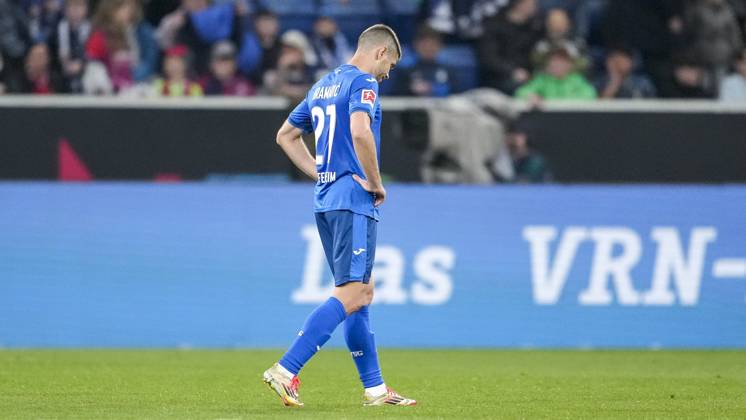 Andrej Kramaric Hoffenheim, 27 , TSG 1899 Hoffenheim player, disappointed about the draw, only draw, disappointment after the final whistle, highlight, point loss, frustration, disappointed, pessimistic, 09 03 2025, Sinsheim Germany , Soccer, Bundesliga, TSG 1899 Hoffenheim 1 FC Heidenheim, DFB DFL REGULATIONS PROHIBIT ANY USE OF PHOTOGRAPHS AS IMAGE SEQUENCES AND OR QUASI VIDEO xozx