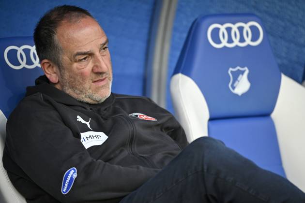 before the start of the match Coach Frank Schmidt 1 FC Heidenheim 1846 FCH sits on the bench TSG 1899 Hoffenheim vs 1 FC Heidenheim 1846 FCH 09 03 2025 DFL REGULATIONS PROHIBIT ANY USE OF PHOTOGRAPHS AS IMAGE SEQUENCES AND OR QUASI VIDEO TSG 1899 Hoffenheim vs 1 FC Heidenheim 1846 FCH