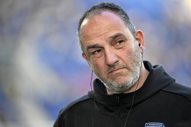 before the start of the match Coach Frank Schmidt 1 FC Heidenheim 1846 FCH Portrait pensive TSG 1899 Hoffenheim vs 1 FC Heidenheim 1846 FCH 09 03 2025 DFL REGULATIONS PROHIBIT ANY USE OF PHOTOGRAPHS AS IMAGE SEQUENCES AND OR QUASI VIDEO TSG 1899 Hoffenheim vs 1 FC Heidenheim 1846 FCH