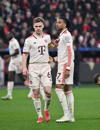 Joshua Kimmich Bayern Muenchen , Michael Olise Bayern München , v li 11 03 2025, Football UEFA Champions League 2024 25, Round of 16, Second leg, Bayer 04 Leverkusen FC Bayern München 0 2 Photo Maik Hölter Team2 UEFA regulations prohibit any use of photographs as image sequences and or quasi video Leverkusen BayArena Nordrhein Westfalen Germany Team2