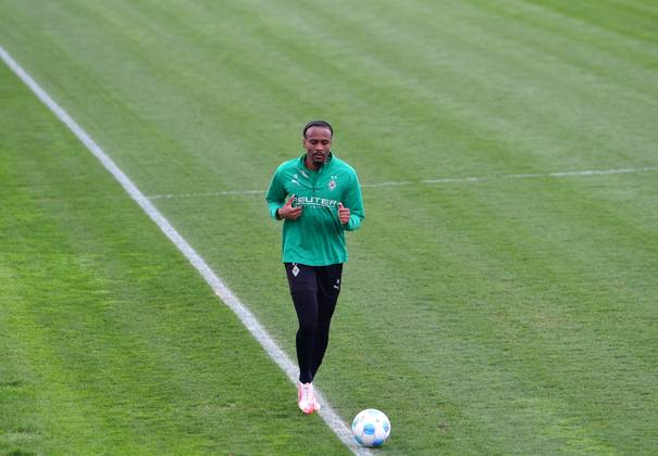 13 03 2025 Moenchengladbach Football, Men, Season 2024 2025, Training Borussia Moenchengladbach Nathan Ngoumou Gladbach during an individual running session with ball DFL regulations prohibit any use of photographs as image sequences and or quasi video Borussia Park NRW Germany